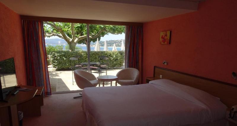 83 Hotel Le Lavandou Exterior foto